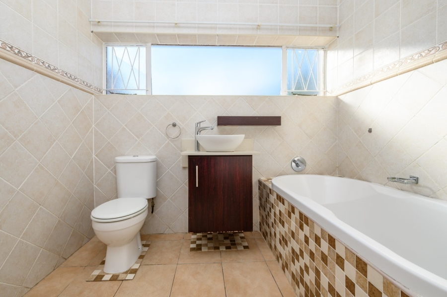 4 Bedroom Property for Sale in Framesby Eastern Cape